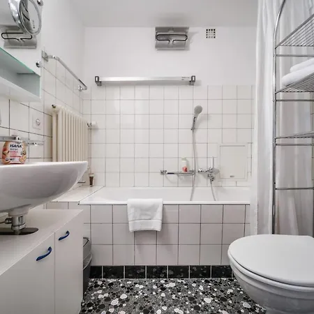 Nikolic Haus Gysi *